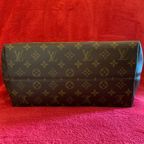 ✨Louis Vuitton Iena MM Monogram Handbag✨ - Picture 6 of 12